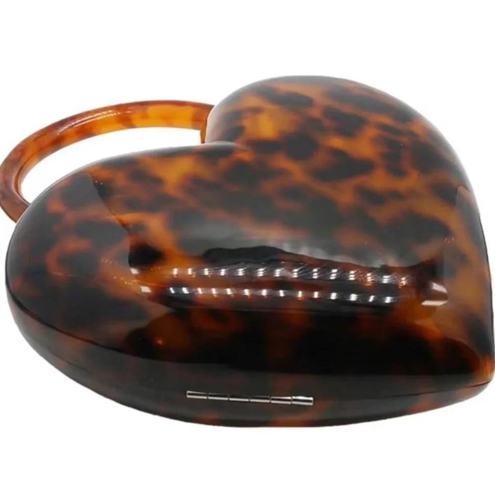 Heart-Shaped Tortoiseshell Bag - Picture 3 of 4